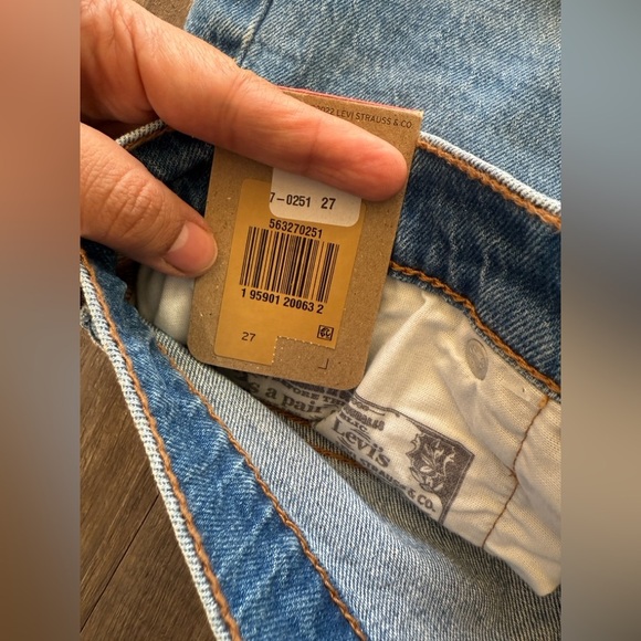 Levi’s 501® WOMENS SHORTS size 27 - Picture 4 of 6